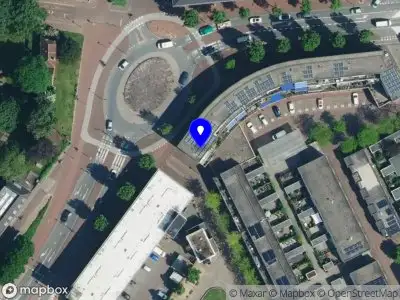 Politie naar de Emmaplein in Deventer vanwege aanrijding met letsel