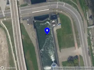 Politie naar de Neckarweg in Botlek Rotterdam