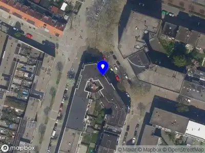 Ambulance met grote spoed naar de Willem van Zuylenstraat in Rotterdam