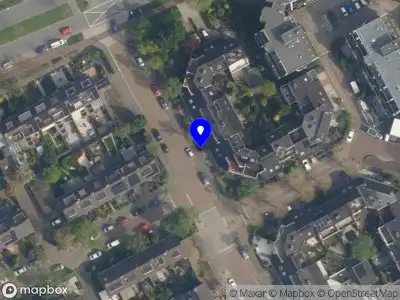 Ambulance met grote spoed naar de Bertha von Suttnerstraat in Rijswijk