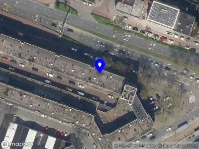 Ambulance met gepaste spoed naar de Pleinweg in Rotterdam