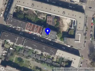 Ambulance met gepaste spoed naar de Schommelstraat in Rotterdam