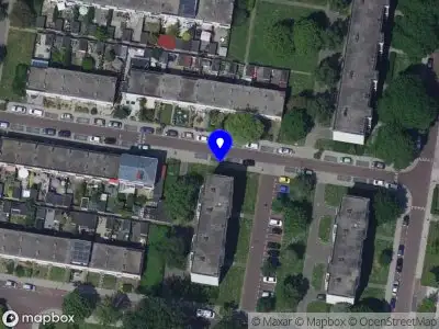 Ambulance met grote spoed naar de Van Hallstraat in Dordrecht