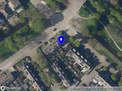 Brandweer met grote spoed naar de Graaf Willem de Rijkelaan in Leidschendam vanwege voertuigbrand