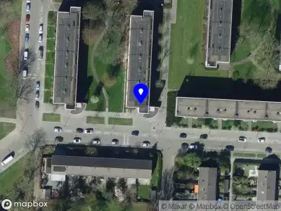 Ambulance met grote spoed naar de Rosveld in Rotterdam