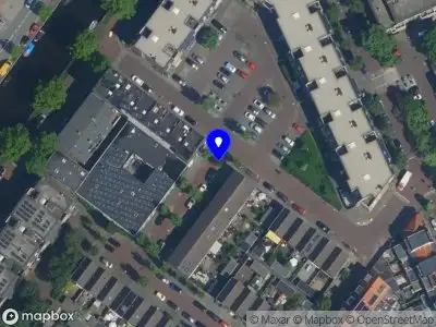 Ambulance met gepaste spoed naar de Poelpolderstraat in Haarlem