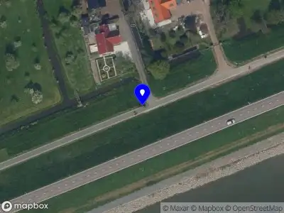 Brandweer met grote spoed naar de Nijverheidstraat in Capelle aan den IJssel
