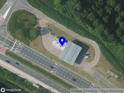 Politie naar de Waterlandseweg in Almere vanwege voertuigen te water