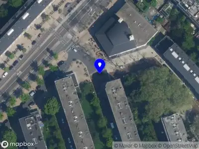 Brandweer met gepaste spoed naar de Karel Doormanstraat in Amsterdam