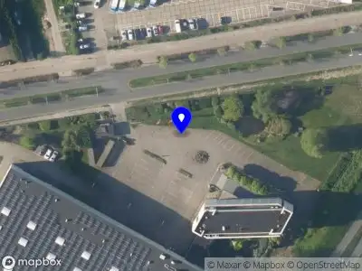 Ambulance met gepaste spoed naar de De Heyderweg in Leiden