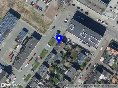 Ambulance met gepaste spoed naar de Sorongstraat in Hoogvliet Rotterdam