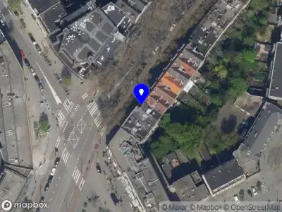 Ambulance met grote spoed naar de Van Cittersstraat in Rotterdam