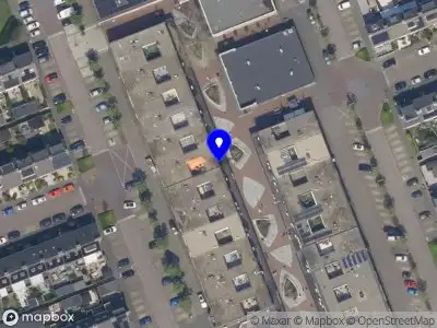 Ambulance met gepaste spoed naar de De Loper in Vlaardingen