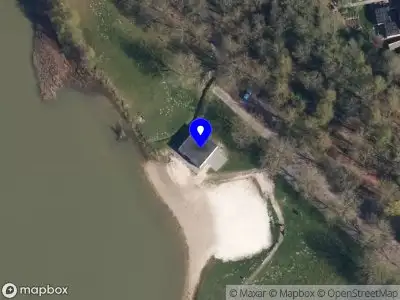 Brandweer met gepaste spoed naar de Heeresmeer in Nieuwe Pekela vanwege een buitenbrand