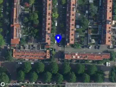 Brandweer met grote spoed naar de Iepenrodelaan in Amstelveen vanwege reanimatie