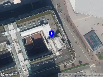 Ambulance met grote spoed naar de Conradstraat in Rotterdam