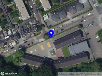 Brandweer met grote spoed naar de Willem de Zwijgerlaan in Dordrecht vanwege voertuigbrand