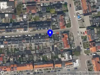 Ambulance met gepaste spoed naar de Murraystraat in Pernis Rotterdam