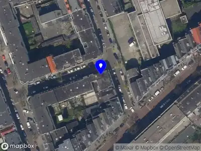 Ambulance met grote spoed naar de Korenaardwarsstraat in Rotterdam