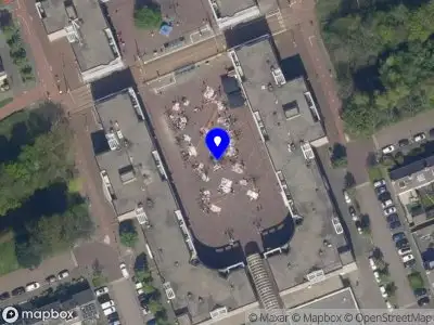 Ambulance met grote spoed naar de De Loper in Vlaardingen