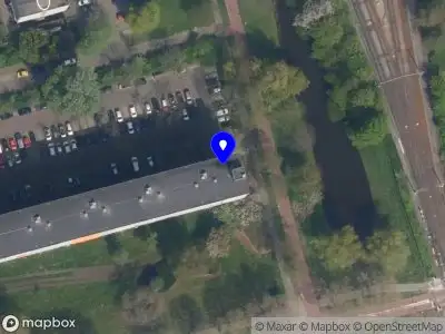 Ambulance met grote spoed naar de Cordell Hullplaats in Rotterdam