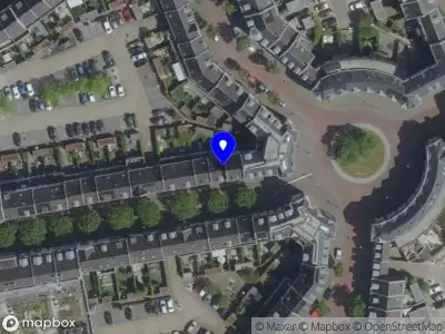 Brandweer met grote spoed naar de Laan door de Veste in Helmond vanwege reanimatie