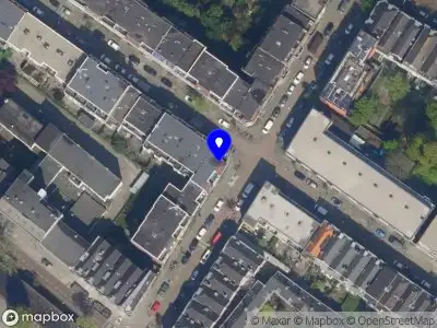 Ambulance met grote spoed naar de Agniesestraat in Rotterdam