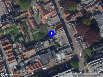 Ambulance met gepaste spoed naar de Gekroonde Liefdepoort in Leiden