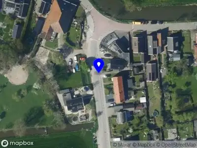 Brandweer met grote spoed naar de Leekerweg in Barsingerhorn vanwege voertuigen te water