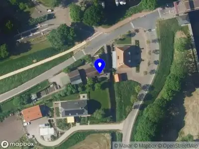 Politie naar de Arkersluisweg in Nijkerk vanwege voertuigen te water