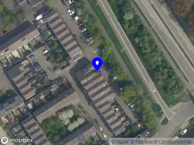 Ambulance met grote spoed naar de Drooghuisstraat in Delft