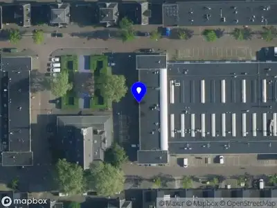 Ambulance met grote spoed naar de Veemarkt in Amsterdam