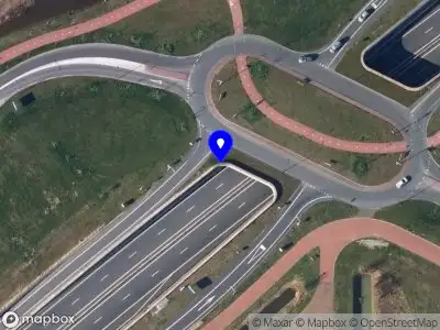 Politie met grote spoed naar de Almenumerweg in Harlingen vanwege voertuigen te water