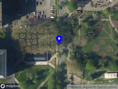 Politie naar de Budapestlaan in Utrecht vanwege aanrijding met letsel