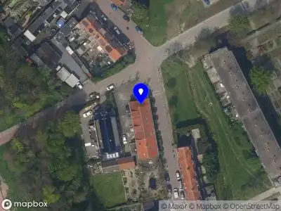 Ambulance met grote spoed naar de Hordijk in Rotterdam