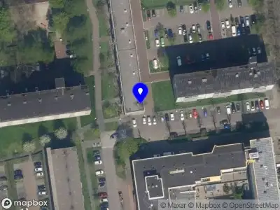 Ambulance met grote spoed naar de Albert van Raalteplein in Schiedam