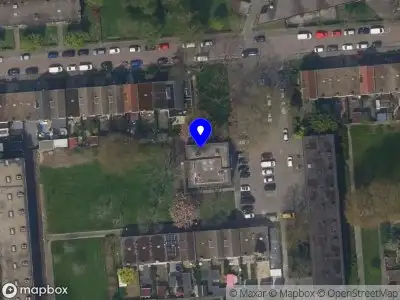 Ambulance met grote spoed naar de Platostraat in Rotterdam