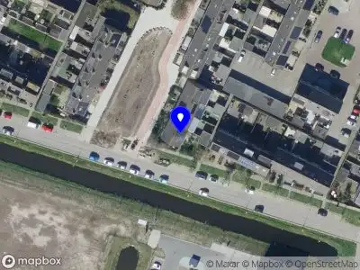 Ambulance met grote spoed naar de Welwaerdeken in Heenvliet