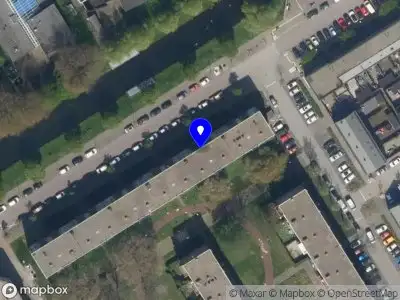 Ambulance met gepaste spoed naar de Burgemeester Honnerlage Gretelaan in Schiedam