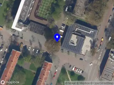 Ambulance met grote spoed naar de Robert Baeldestraat in Rotterdam