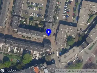 Ambulance met grote spoed naar de Buziaustraat in Rotterdam