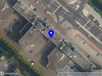 Ambulance met grote spoed naar de Vinkweg in Rijswijk