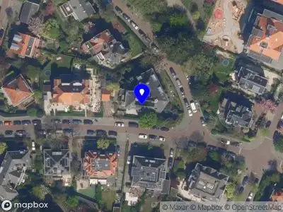 Ambulance met grote spoed naar de Vredehofweg in Rotterdam