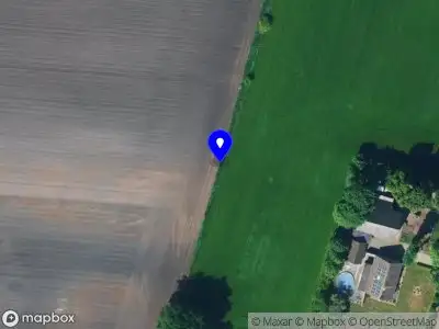 Brandweer en politie met grote spoed naar de Middenraai in Nieuweroord vanwege middelgrote brand