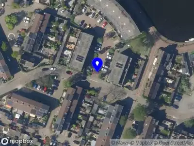 Ambulance met grote spoed naar de Galeikade in Zoetermeer