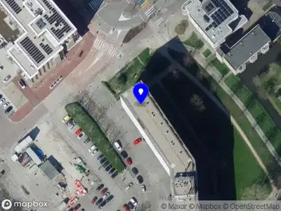 Ambulance met grote spoed naar de Andries van Bronckhorstlaan in Spijkenisse