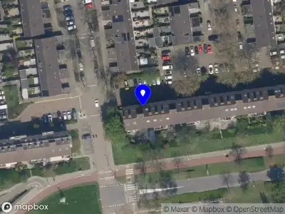 Ambulance met grote spoed naar de Royaardsplein in Schiedam