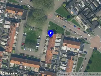 Ambulance met grote spoed naar de Zilvermeeuwplantsoen in Volendam