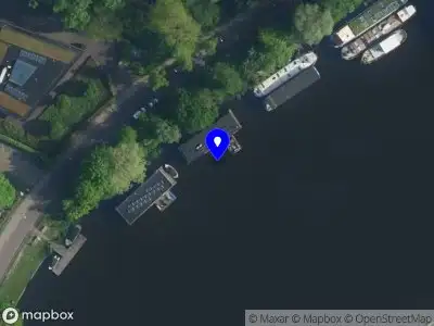 Traumahelikopter met grote spoed naar de Amsteldijk in Amsterdam