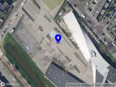 Ambulance met gepaste spoed naar de Eendenplein in 's-Gravenhage